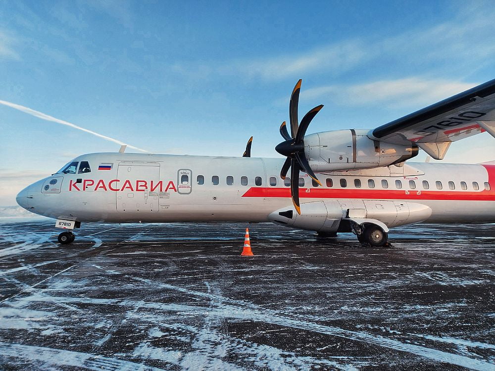 Сайт красавиа сайт авиакомпания. ATR 72 самолет КРАСАВИА. ATR-72-500 КРАСАВИА. Самолёт АТР 42 КРАСАВИА. Самолёты КРАСАВИА Красноярск Барнаул.